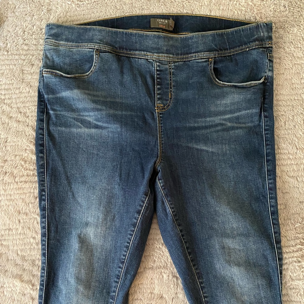 Torrid pull on lean Jean